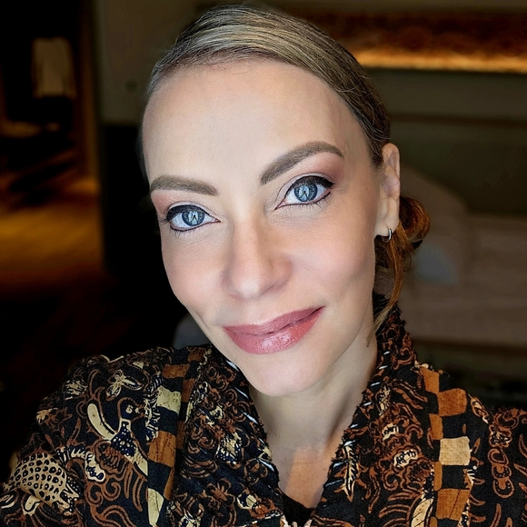 Meet your Posher, Nikki - Picture 1 of 1